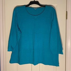 TALBOTS BLUE LIGHT WEIGHT SWEATER